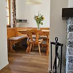 Haus Stalu 5 Guests